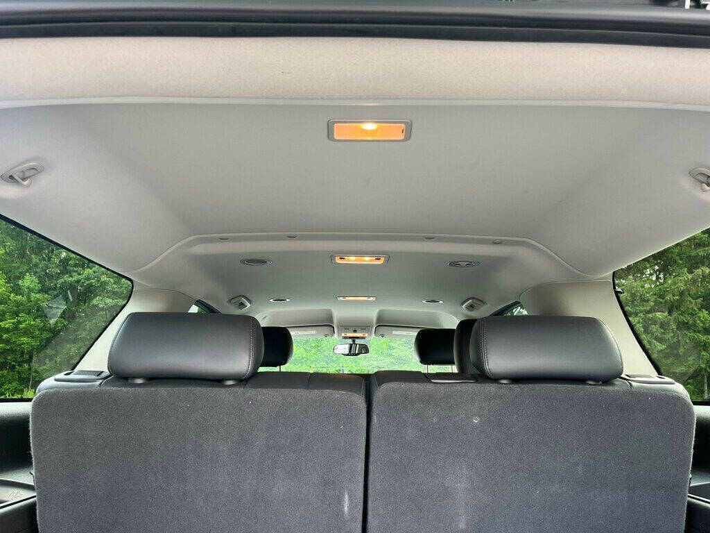 2013 Chevrolet Suburban 35