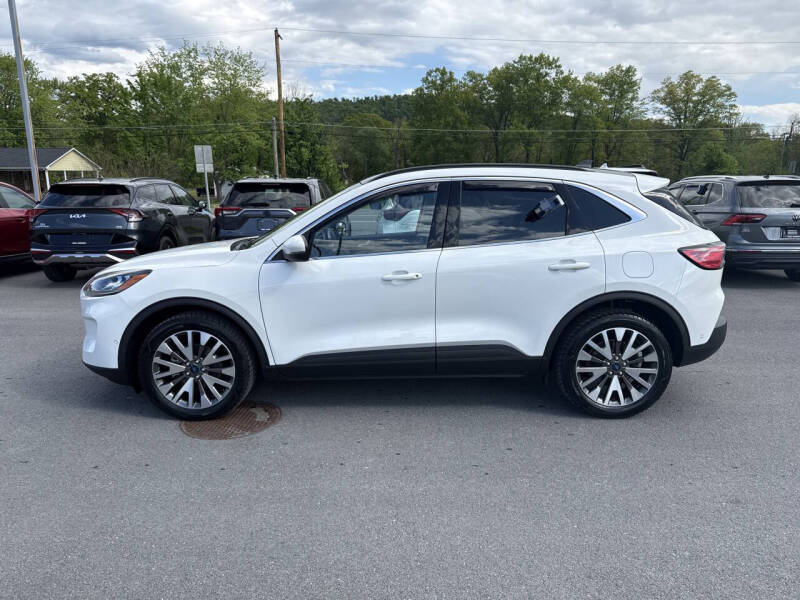 2020 Ford Escape Hybrid Titanium