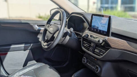 2020 Ford Escape Hybrid Titanium