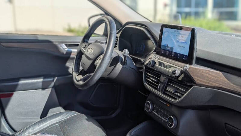 2020 Ford Escape Hybrid Titanium