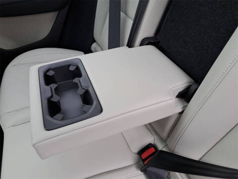 2024 Volvo XC40 B5 Plus Bright Theme