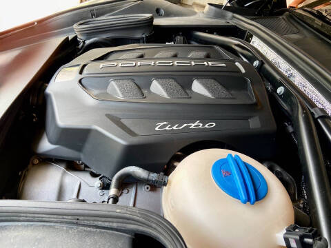 2015 Porsche Macan Turbo