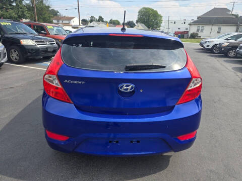 2012 Hyundai Accent SE