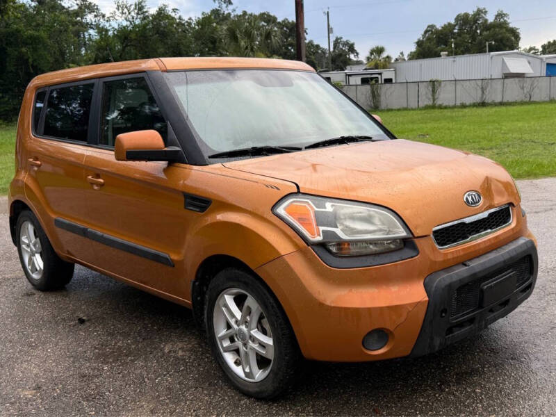 2011 Kia Soul +