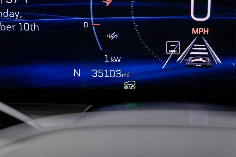 2024 Cadillac LYRIQ Luxury 1