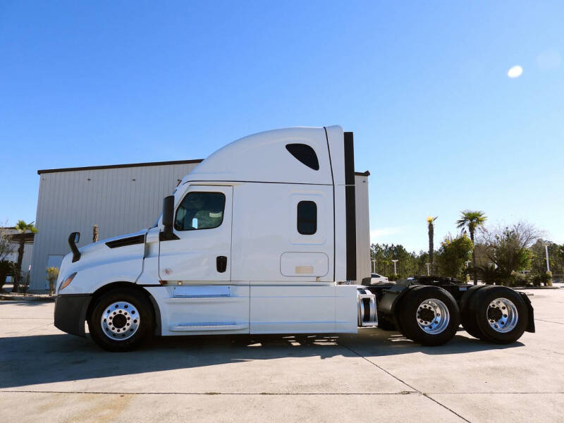 2022 Freightliner Cascadia