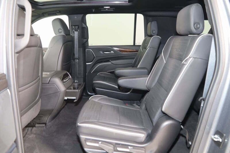 2022 Cadillac Escalade ESV Premium Luxury