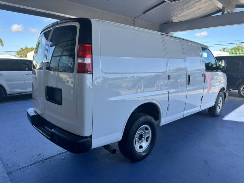 2021 Chevrolet Express 2500