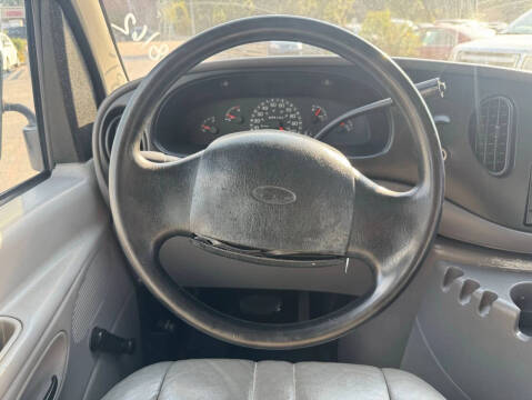 2001 Ford E-Series E-150