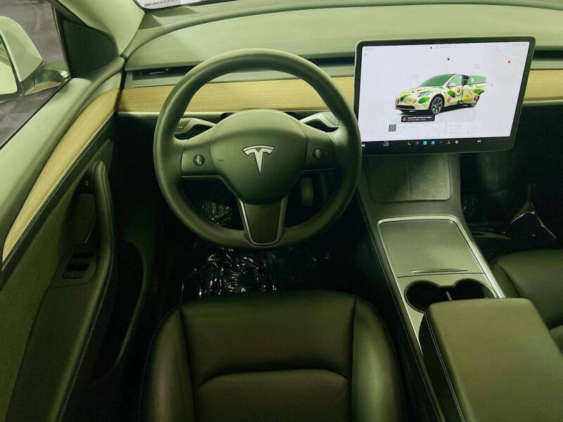 2025 Tesla Model Y Long Range