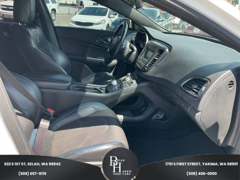 2016 Chrysler 200
