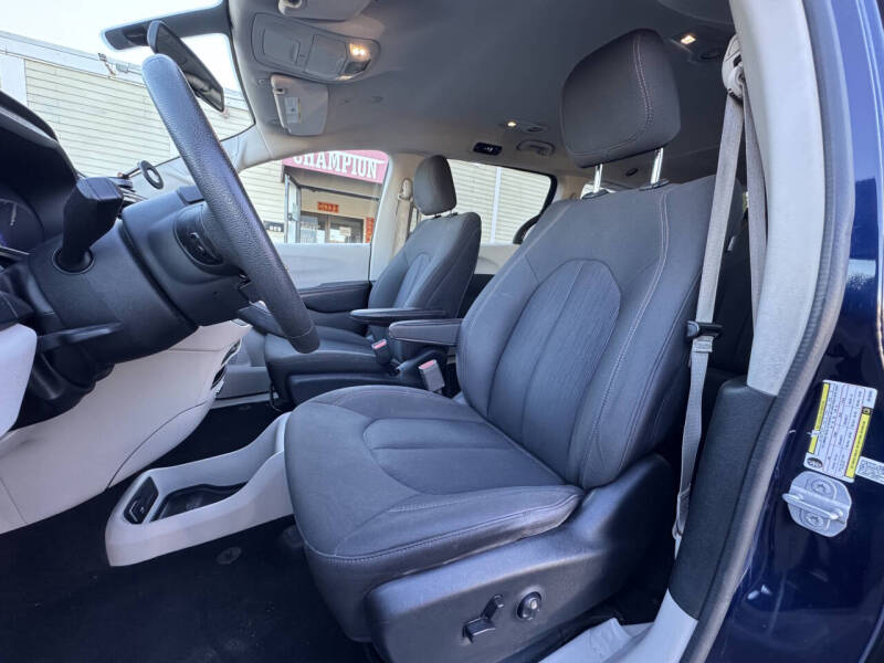 2018 Chrysler Pacifica LX