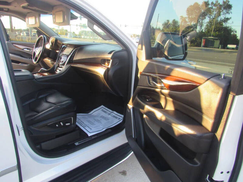 2018 Cadillac Escalade Luxury