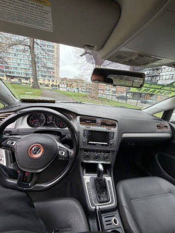 2015 Volkswagen Golf TSI S