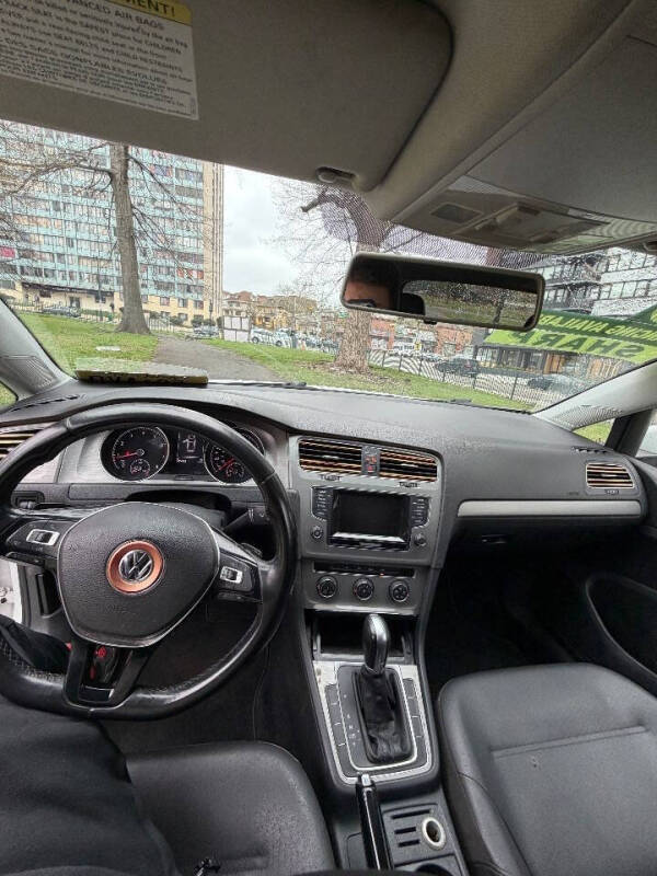2015 Volkswagen Golf TSI S