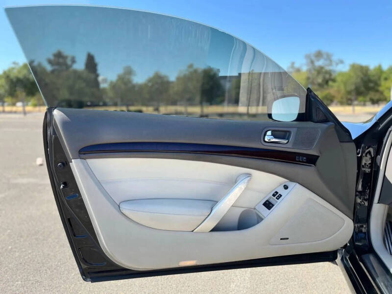 2011 Infiniti G37 Coupe Sport