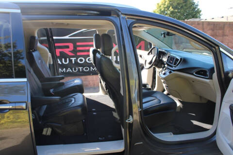 2020 Chrysler Pacifica Touring L