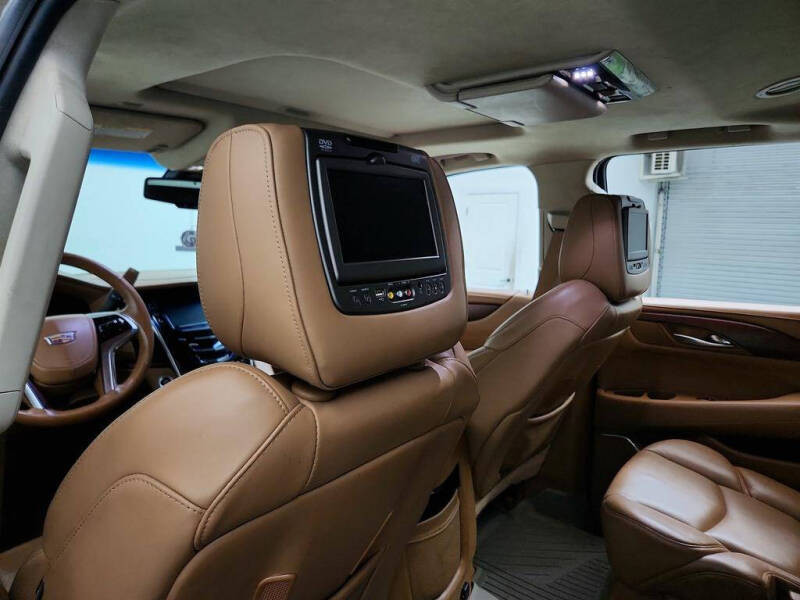 2016 Cadillac Escalade Platinum