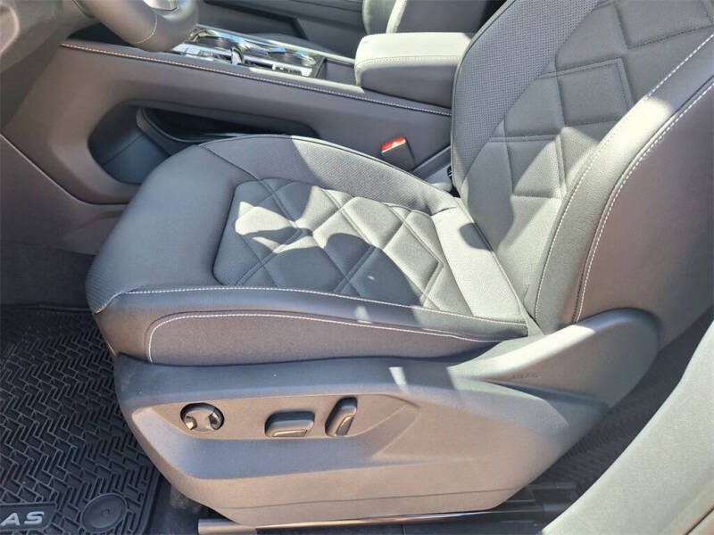 2025 Volkswagen Atlas SE