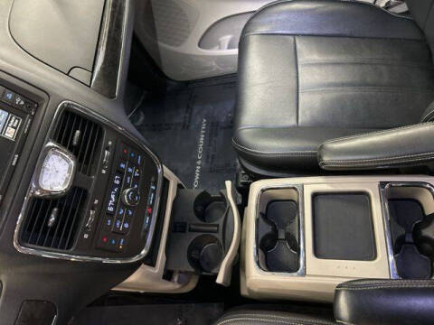 2016 Chrysler Town and Country Touring