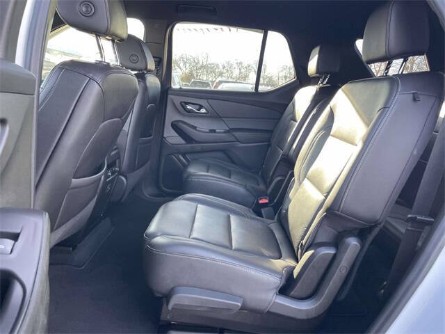 2022 Chevrolet Traverse LT Leather