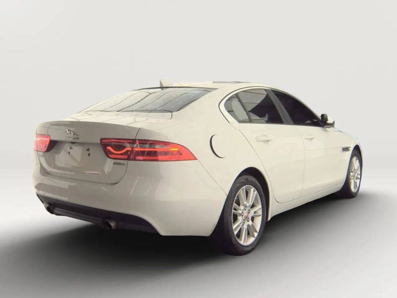 2018 Jaguar XE 25t Premium