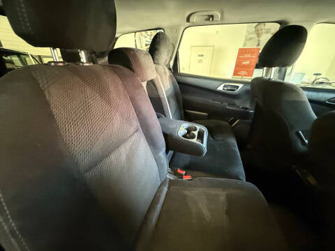 2016 Nissan Pathfinder S