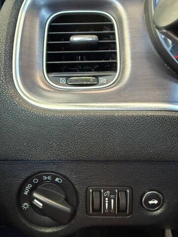 2015 Dodge Charger SE