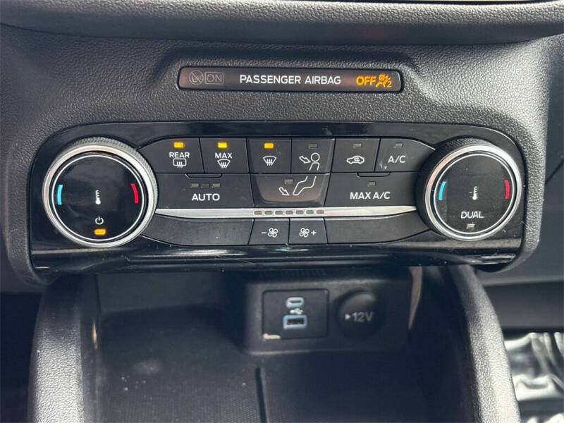 2022 Ford Escape Hybrid SE