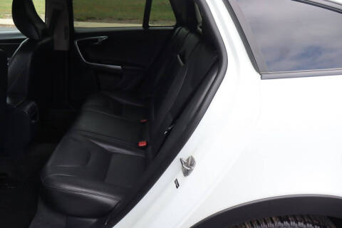 2018 Volvo V60 Cross Country T5 Premier