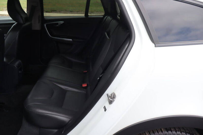 2018 Volvo V60 Cross Country T5 Premier