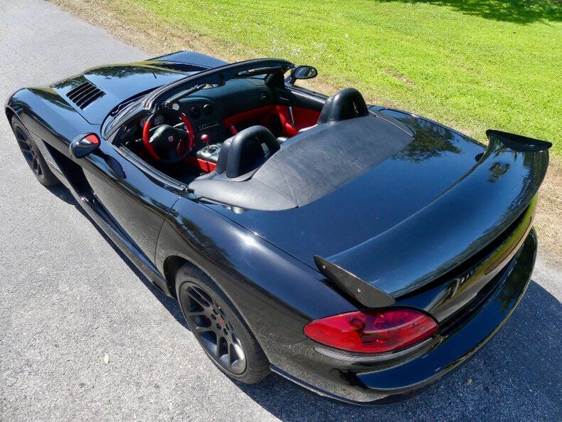2004 Dodge Viper SRT-10