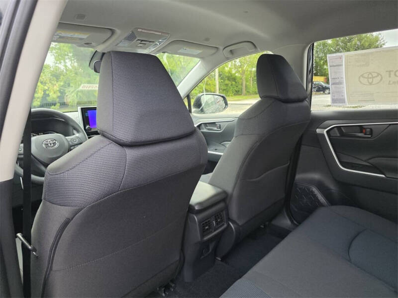 2025 Toyota RAV4 Hybrid LE