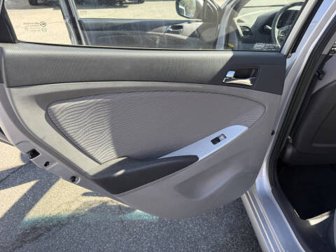 2012 Hyundai Accent GLS