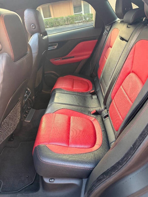 2018 Jaguar F-PACE 25t R-Sport