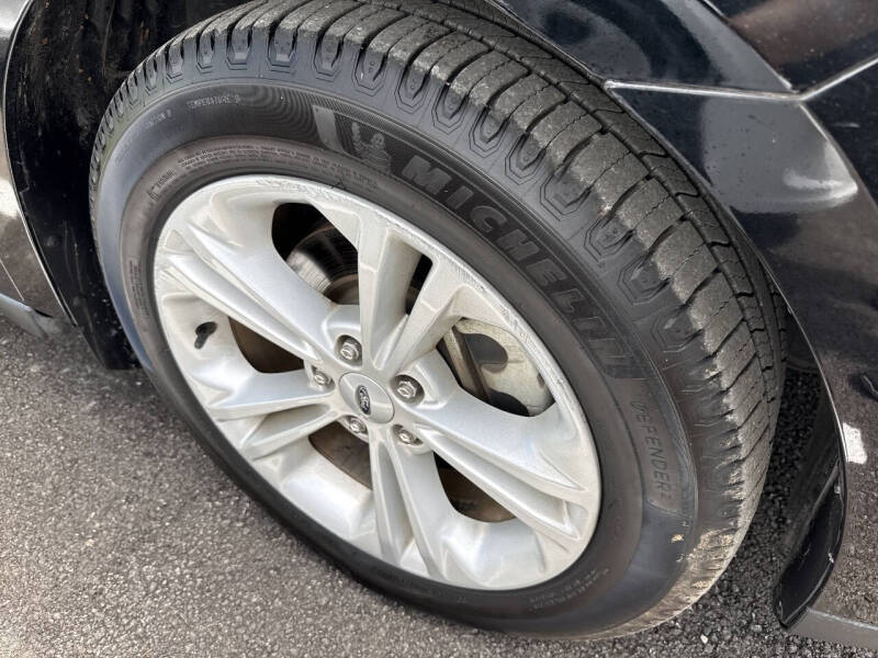 2018 Ford Taurus SE