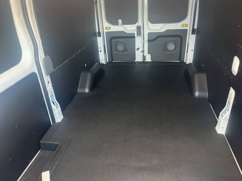 2025 Ford Transit 250