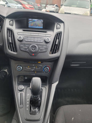 2017 Ford Focus SE