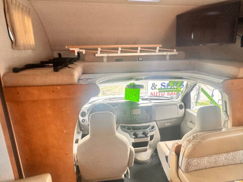 2017 Winnebago Minnie Winnie