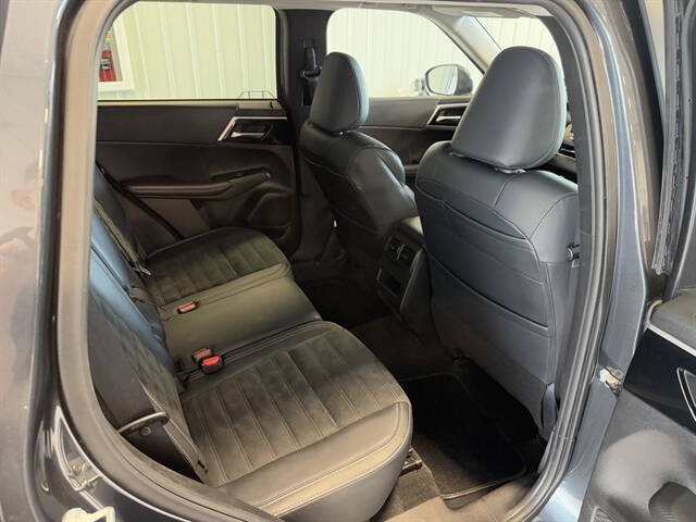 2024 Mitsubishi Outlander SE