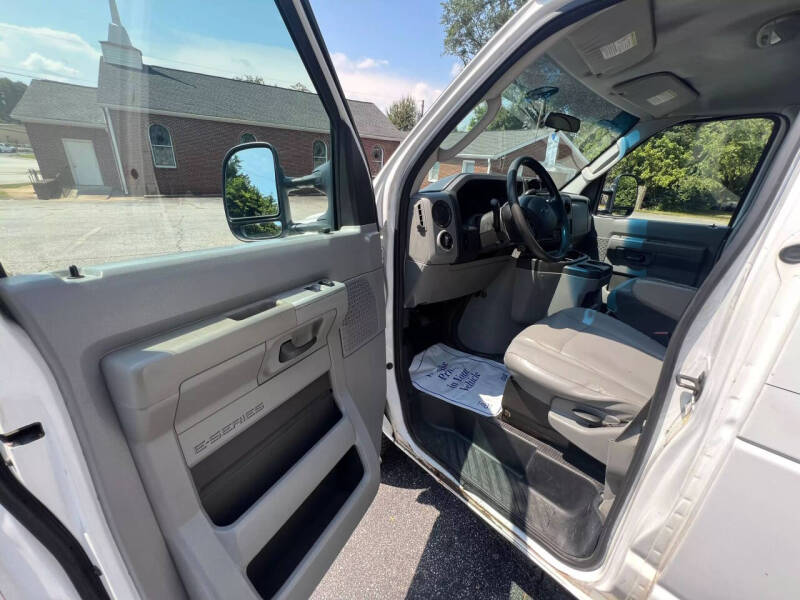 2011 Ford E-Series E-250