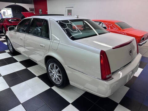 2011 Cadillac DTS Luxury Collection