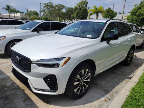 2023 Volvo XC60 B5 Plus Dark Theme