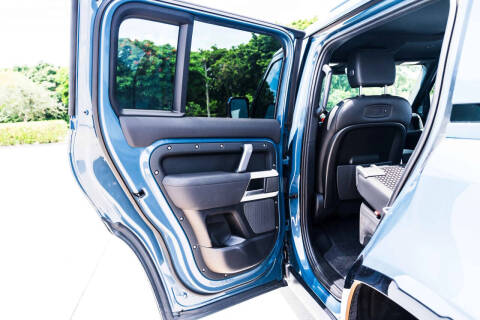 2022 Land Rover Defender 110 X-Dynamic SE