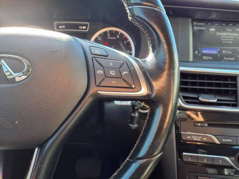 2017 Infiniti QX30 Premium