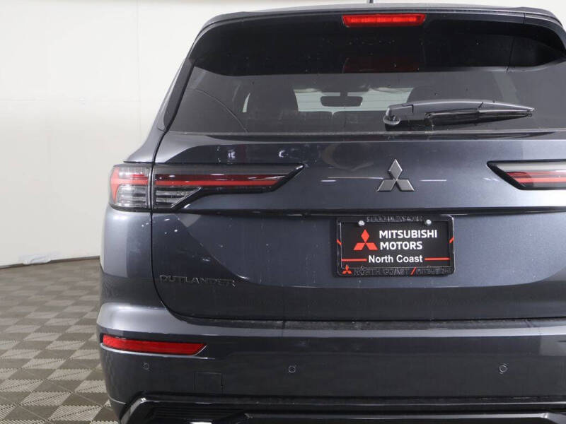 2026 Mitsubishi Outlander LE
