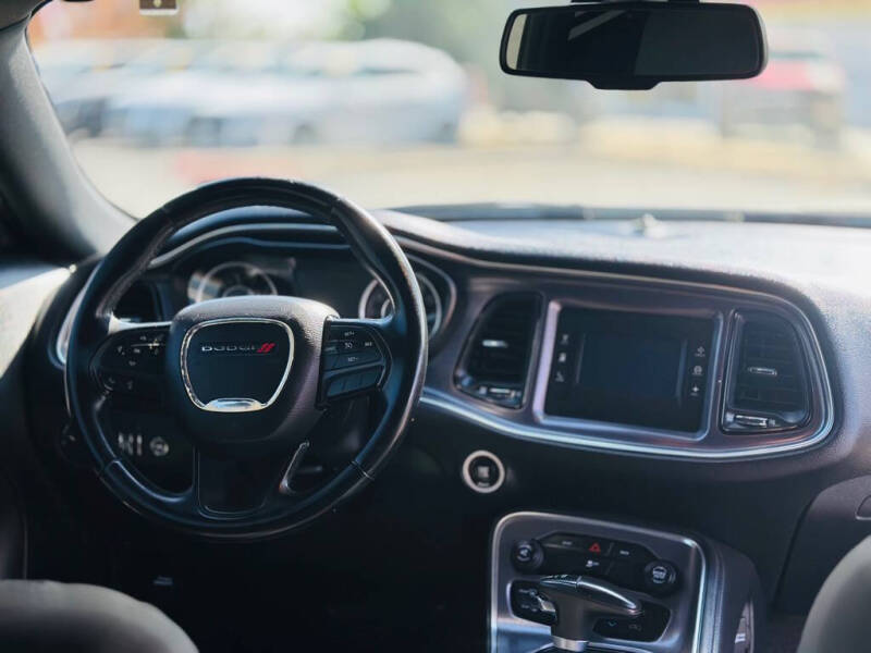 2015 Dodge Challenger SXT