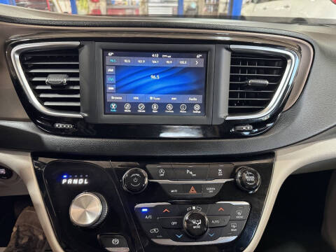 2019 Chrysler Pacifica Touring L