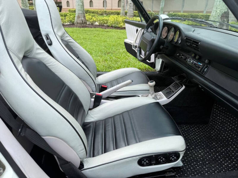 1992 Porsche 911 Carrera 2