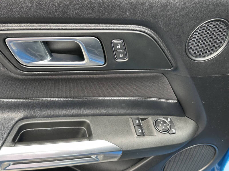 2021 Ford Mustang EcoBoost